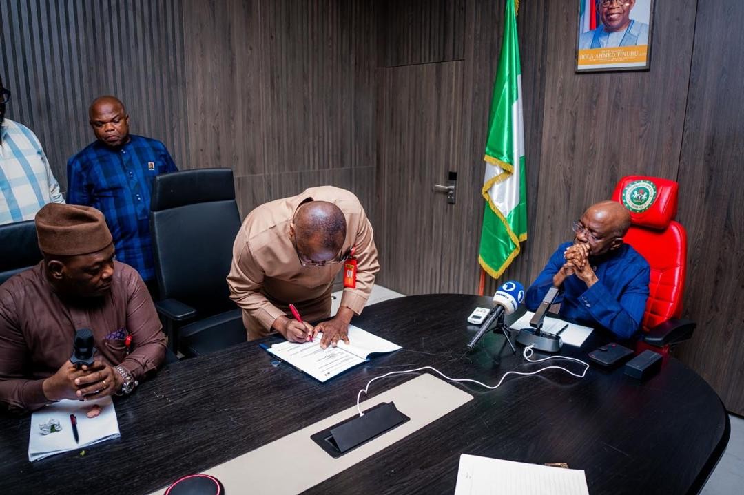 ABSG signs MOU with Nigerian Railway Corporation to create access road across Rail Corridor in Umuahia